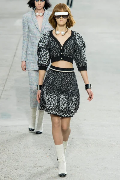 Look 63
